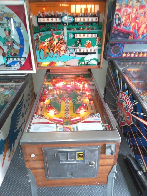 1-classic-pinball-machine.-Richard-Blank-Costa-Rica-Collection.jpg