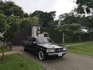 COSTA-RICA-PRIVATE-ESTATE.-MERCEDES-W123-LIMOUSINE-300D-LWB-LANGc030a1063fa3655f.jpg